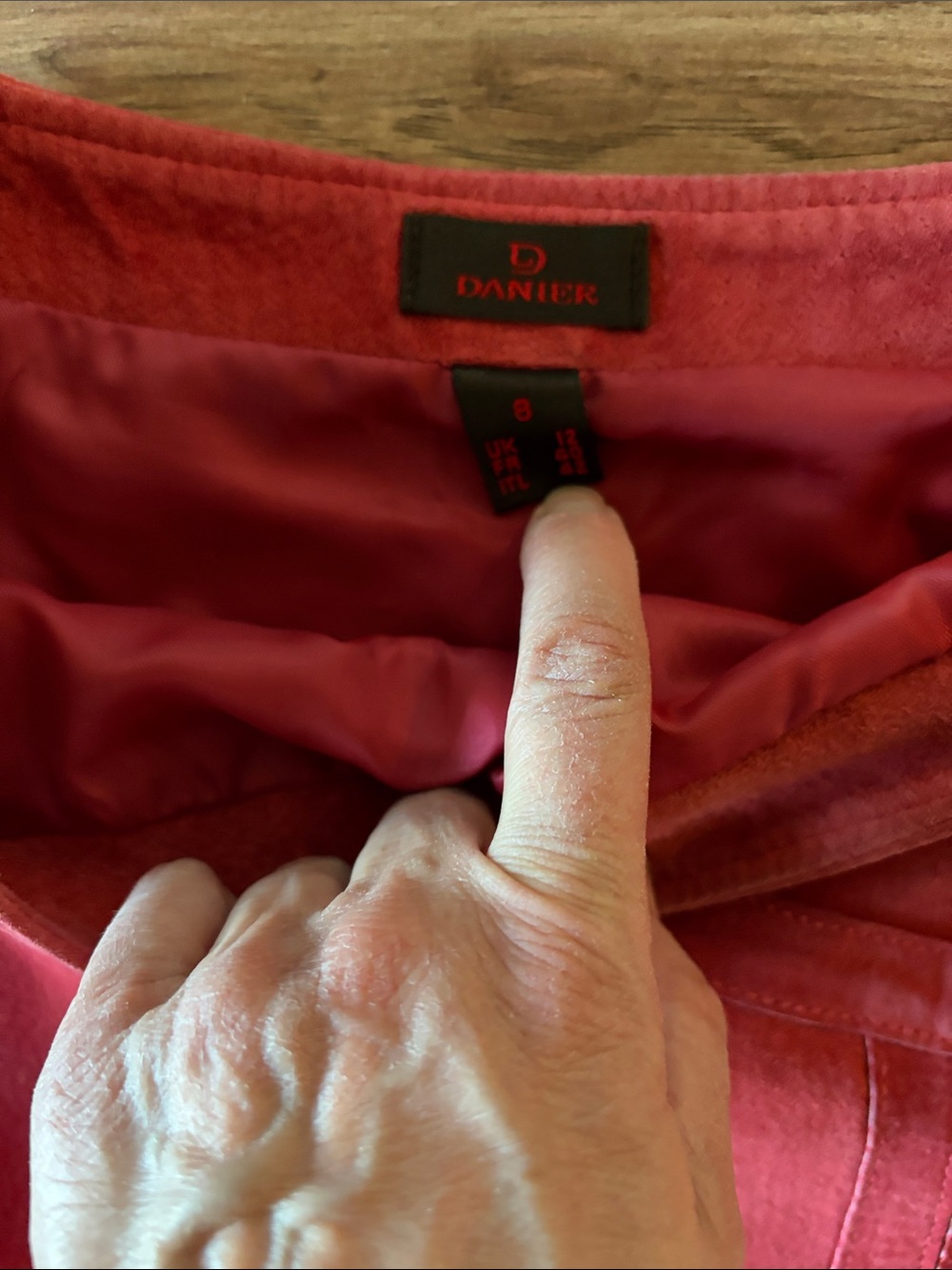 Danier Rose Pink Asymmetrical Suede Panel Skirt - Picture 2 of 9